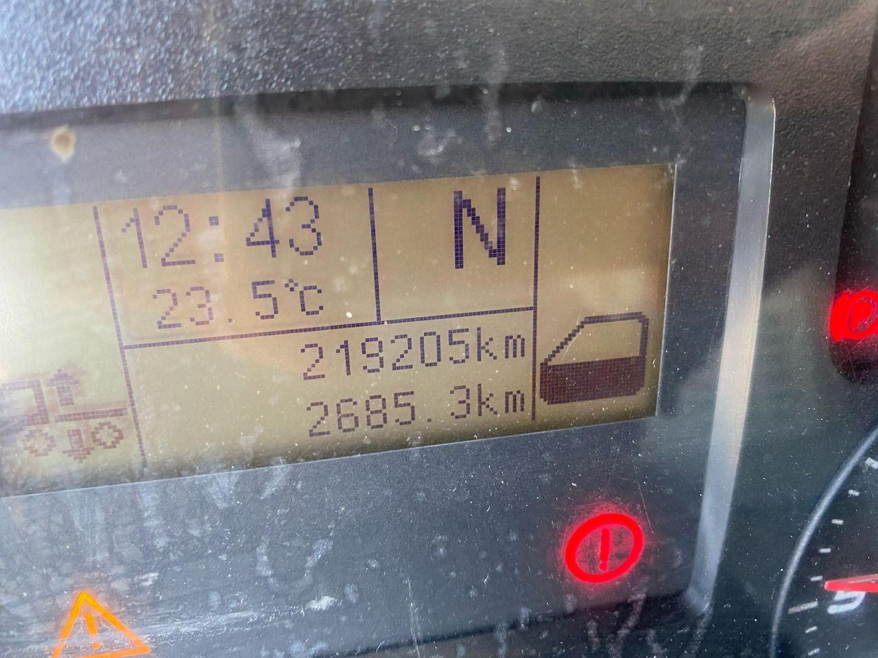 IVECO EUROCARGO 120E25 - Camion cu macara: Foto 3 IVECO EUROCARGO 120E25 - Camion cu macara: Foto 3