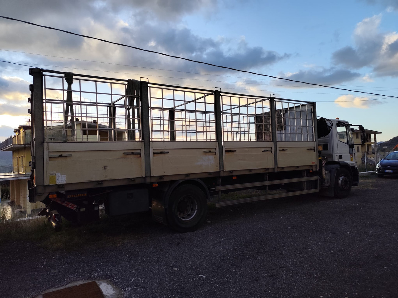 IVECO EUROCARGO 180E25 - Camion cu macara, Camion cu macara: Foto 2 IVECO EUROCARGO 180E25 - Camion cu macara, Camion cu macara: Foto 2