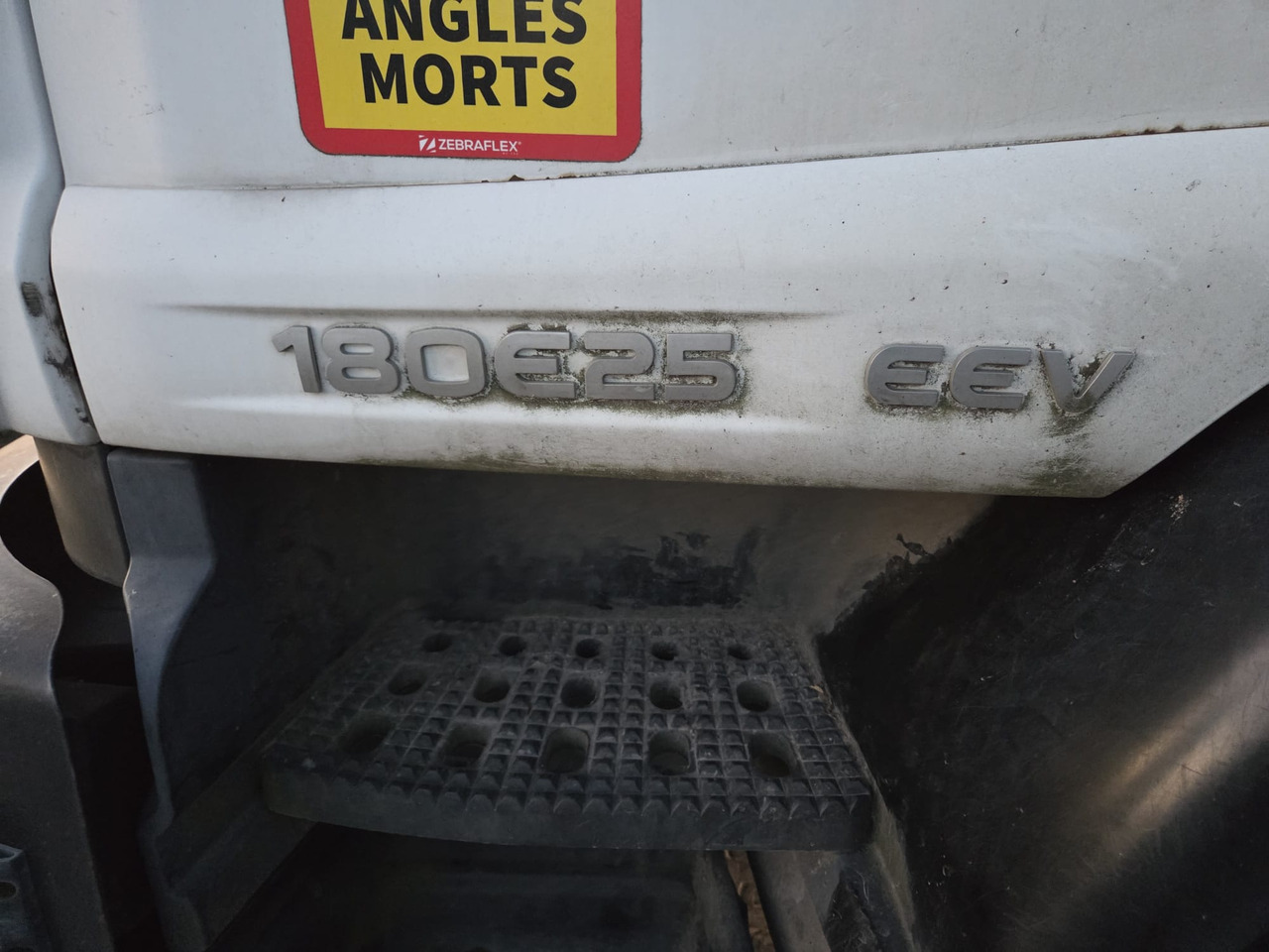 IVECO EUROCARGO 180E25 - Camion cu macara, Camion cu macara: Foto 5 IVECO EUROCARGO 180E25 - Camion cu macara, Camion cu macara: Foto 5