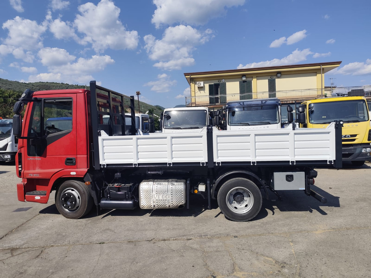 IVECO EUROCARGO 80-190 - Camion şasiu: Foto 3 IVECO EUROCARGO 80-190 - Camion şasiu: Foto 3