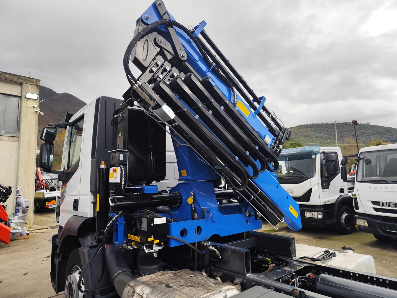 IVECO STRALIS AD 260S31 Y/P - Camion basculantă, Camion cu macara: Foto 4 IVECO STRALIS AD 260S31 Y/P - Camion basculantă, Camion cu macara: Foto 4