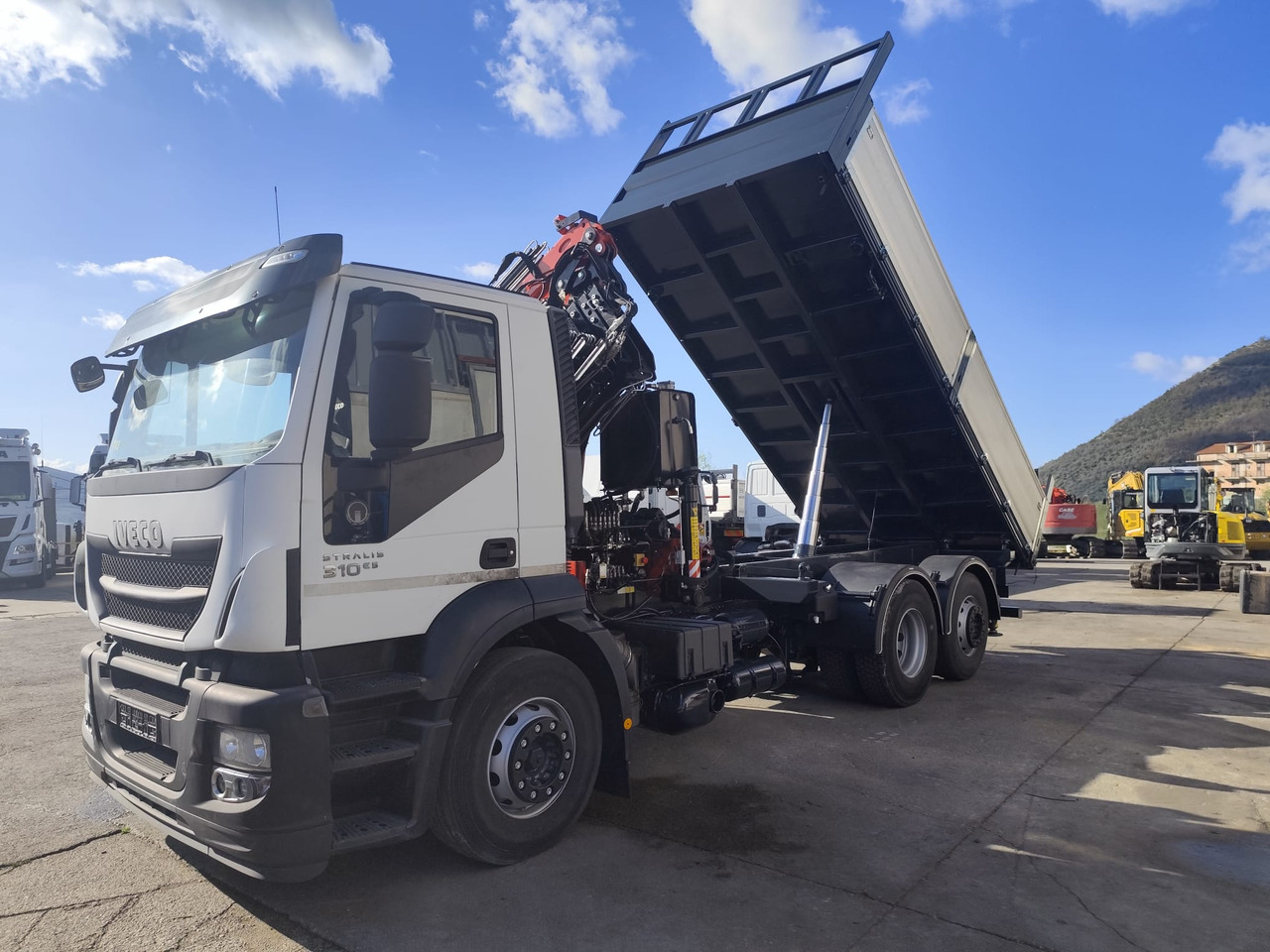 IVECO STRALIS CUBE 260S31 - Camion cu macara, Camion basculantă: Foto 3 IVECO STRALIS CUBE 260S31 - Camion cu macara, Camion basculantă: Foto 3