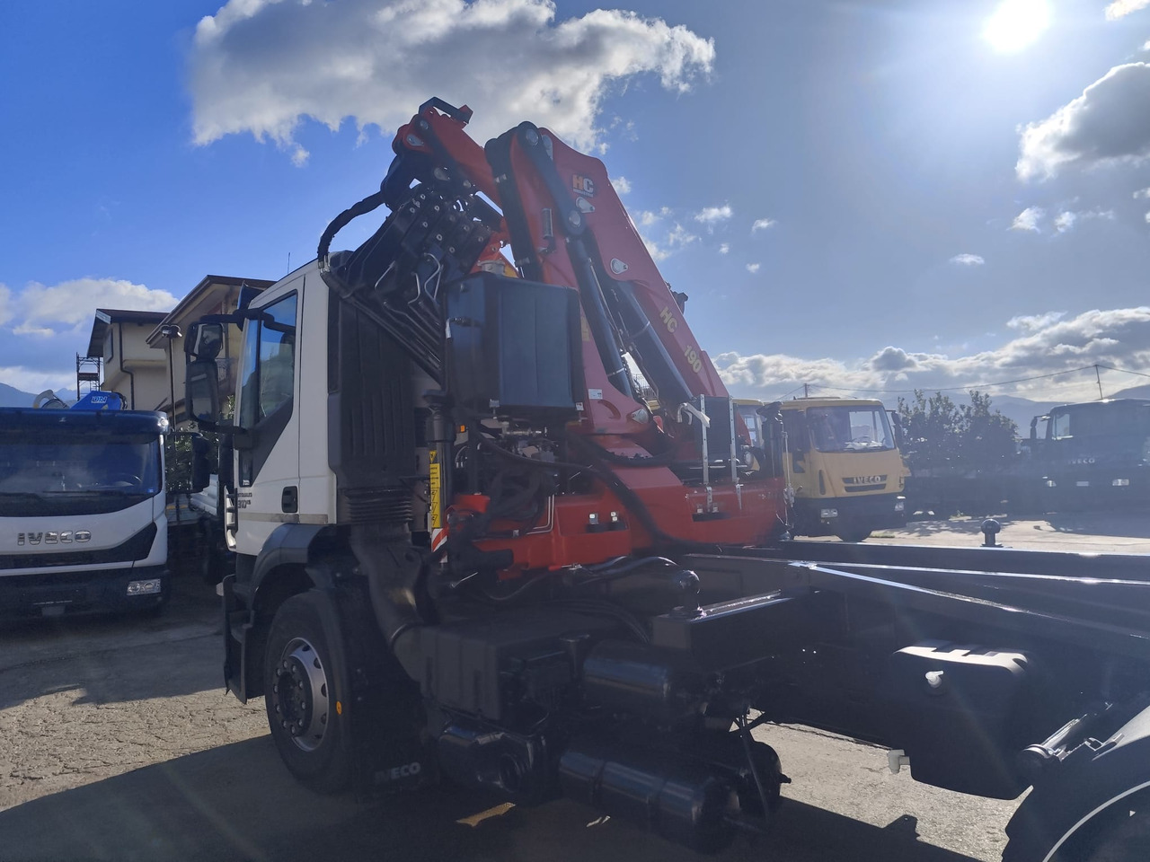 IVECO STRALIS CUBE 260S31 - Camion cu macara, Camion basculantă: Foto 2 IVECO STRALIS CUBE 260S31 - Camion cu macara, Camion basculantă: Foto 2