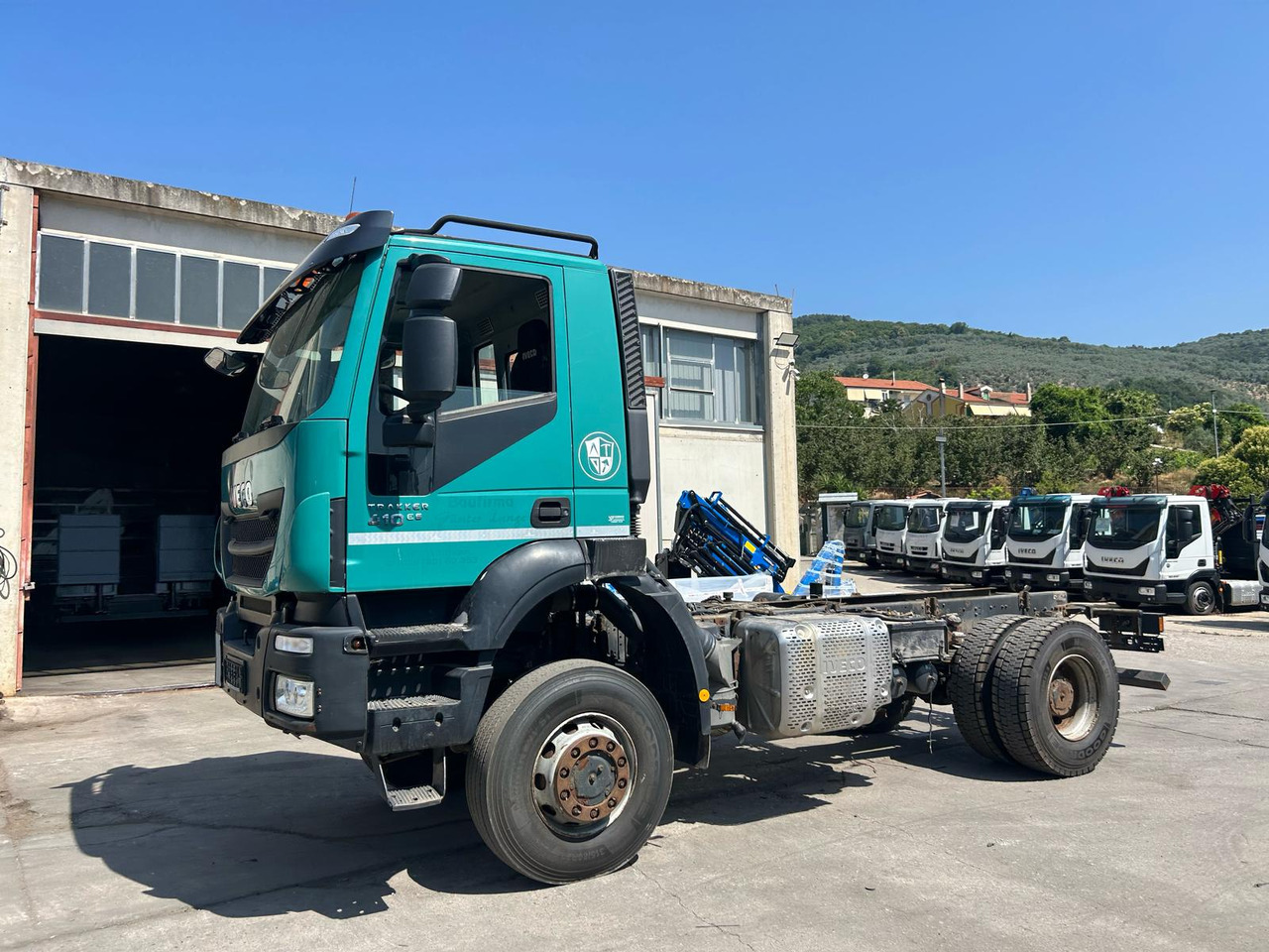 IVECO TRAKKER 190T41 - Camion şasiu: Foto 1 IVECO TRAKKER 190T41 - Camion şasiu: Foto 1