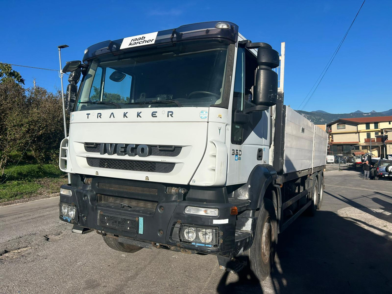 IVECO TRAKKER 260T36 - Camion platformă: Foto 1 IVECO TRAKKER 260T36 - Camion platformă: Foto 1
