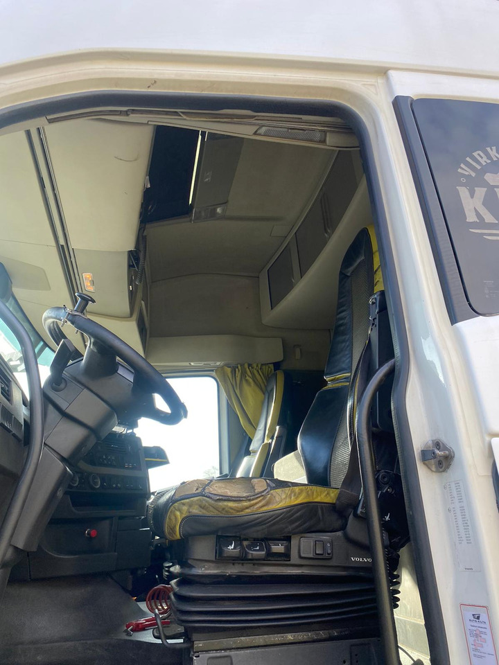 VOLVO FH16.660 - Camion platformă: Foto 4 VOLVO FH16.660 - Camion platformă: Foto 4