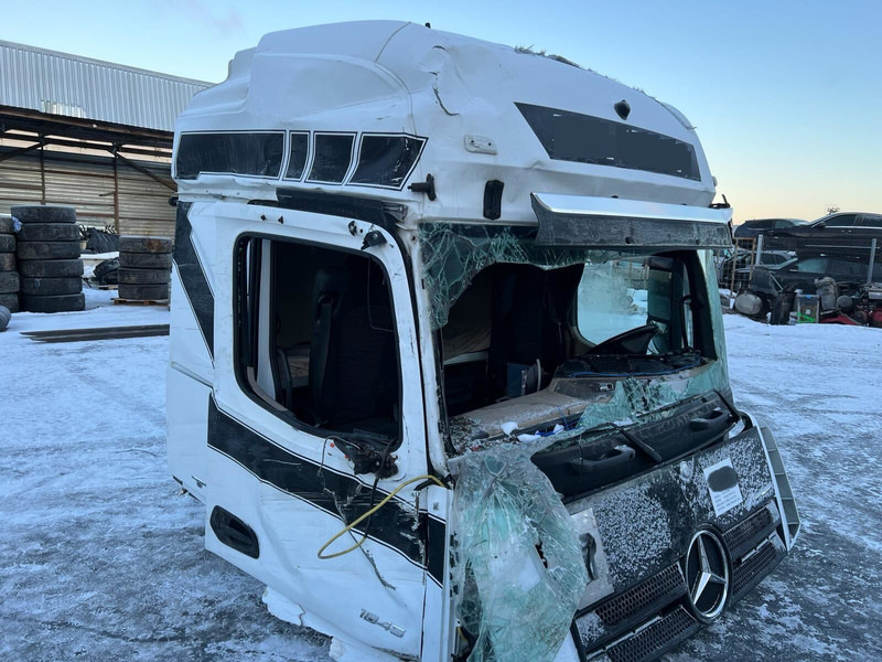 Mercedes-Benz Actros MP4 - Cabină și interior: Foto 2 Mercedes-Benz Actros MP4 - Cabină și interior: Foto 2