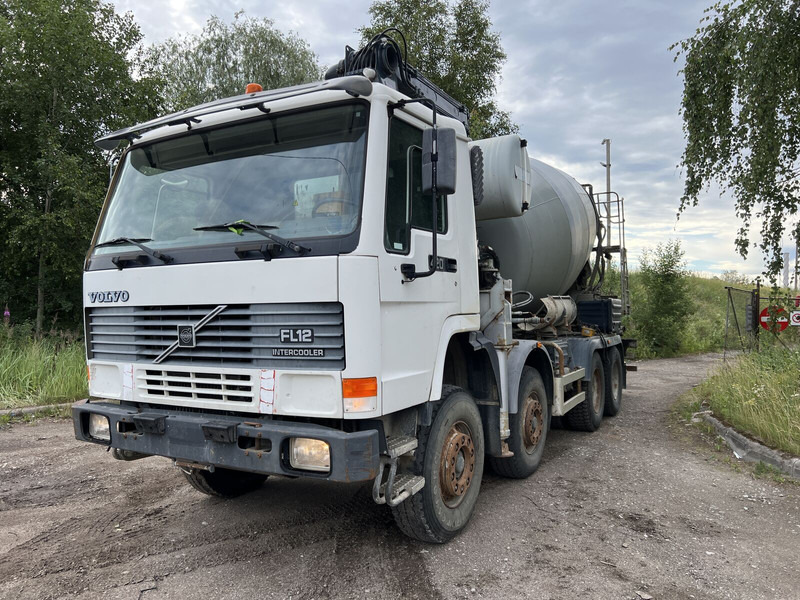 Volvo FL12 - Pompă de beton staționară: Foto 1 Volvo FL12 - Pompă de beton staționară: Foto 1