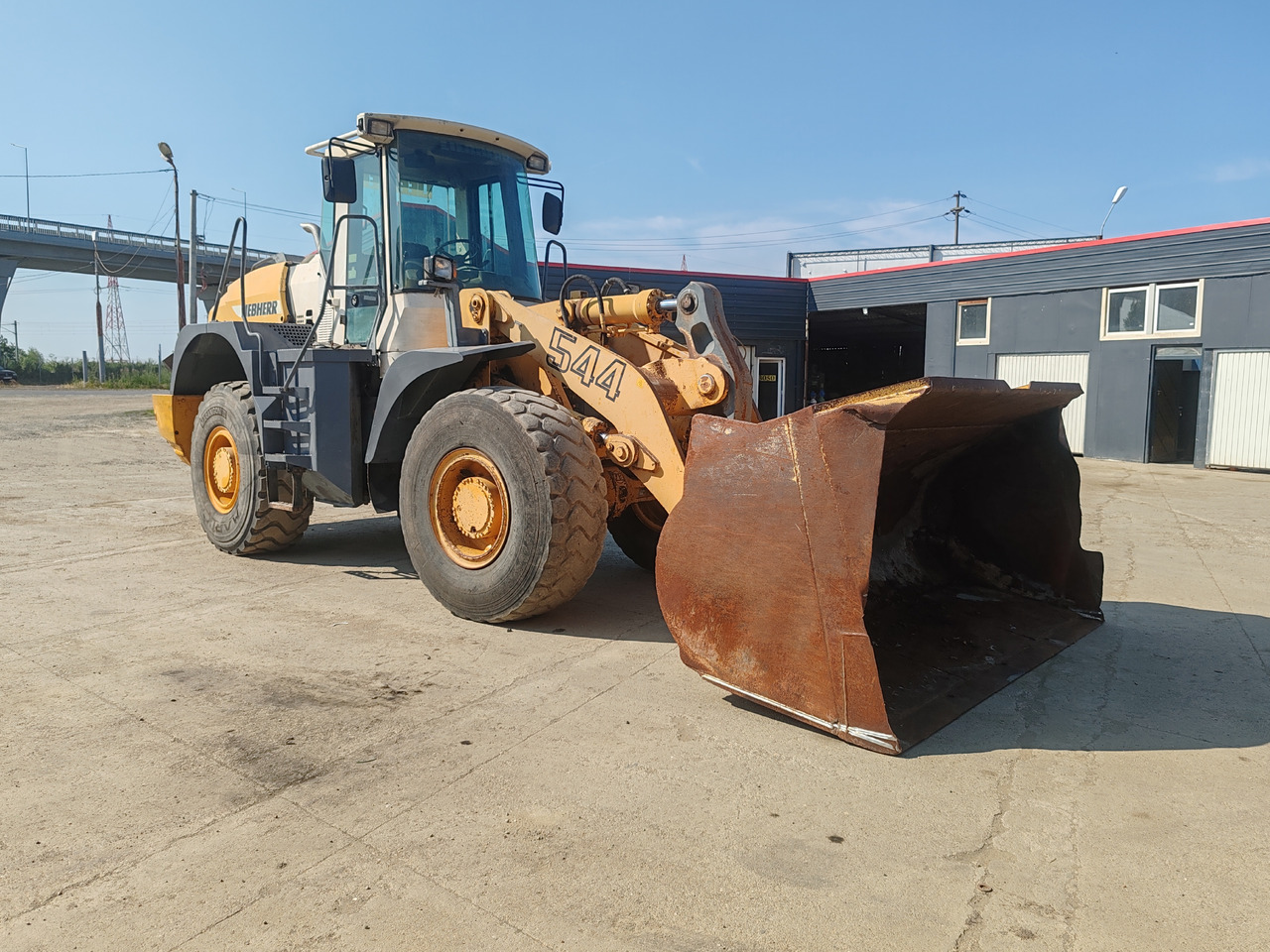 Liebherr 544 Incarcator Frontal Vola - Încărcător frontal pe pneuri: Foto 1 Liebherr 544 Incarcator Frontal Vola - Încărcător frontal pe pneuri: Foto 1