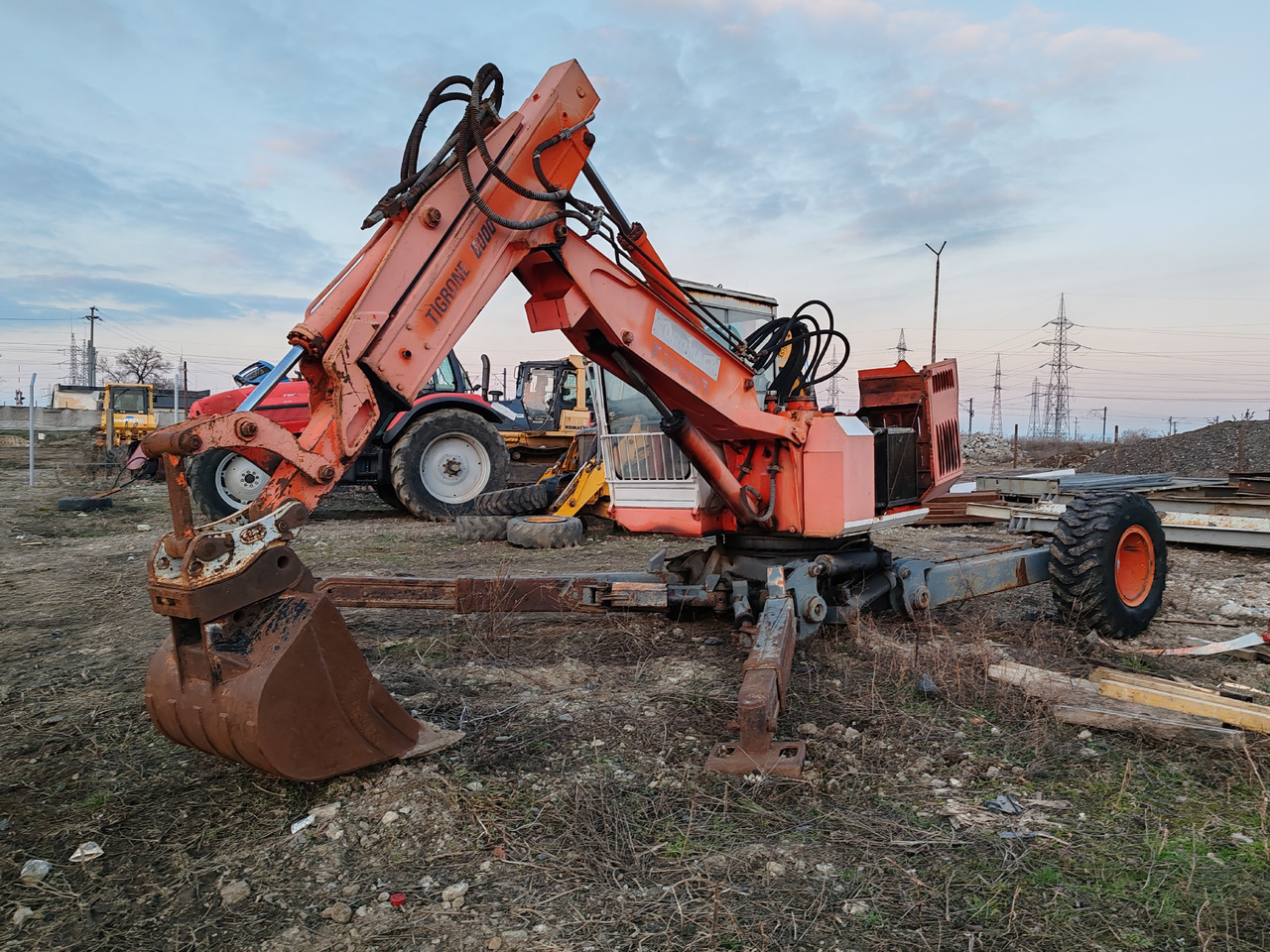 Paianjen Tigrone 6000 Turbo - Excavator păianjen: Foto 2 Paianjen Tigrone 6000 Turbo - Excavator păianjen: Foto 2