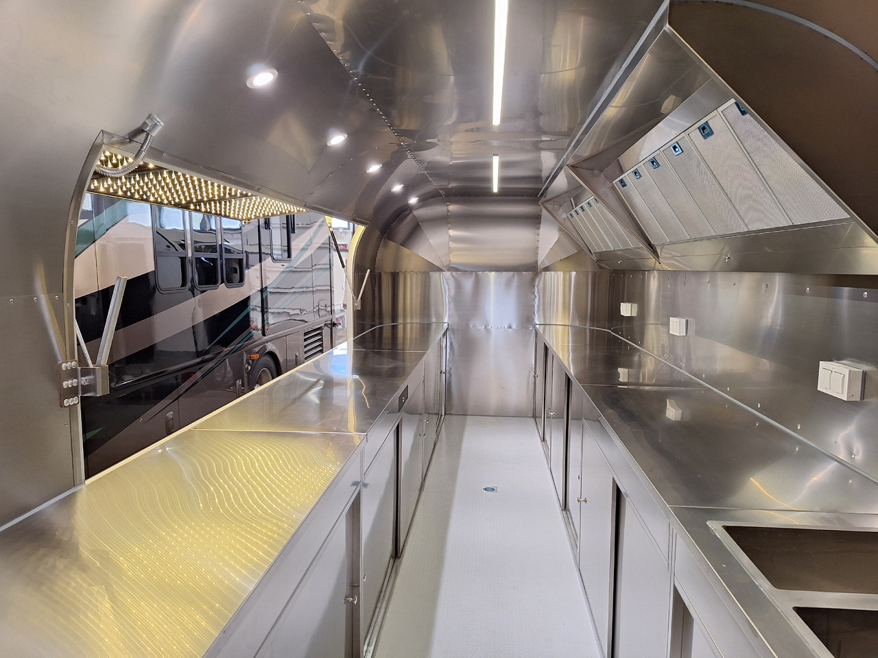 Deli Star Trailer American 5800 - EU standards - Rulota comerciala: Foto 3 Deli Star Trailer American 5800 - EU standards - Rulota comerciala: Foto 3