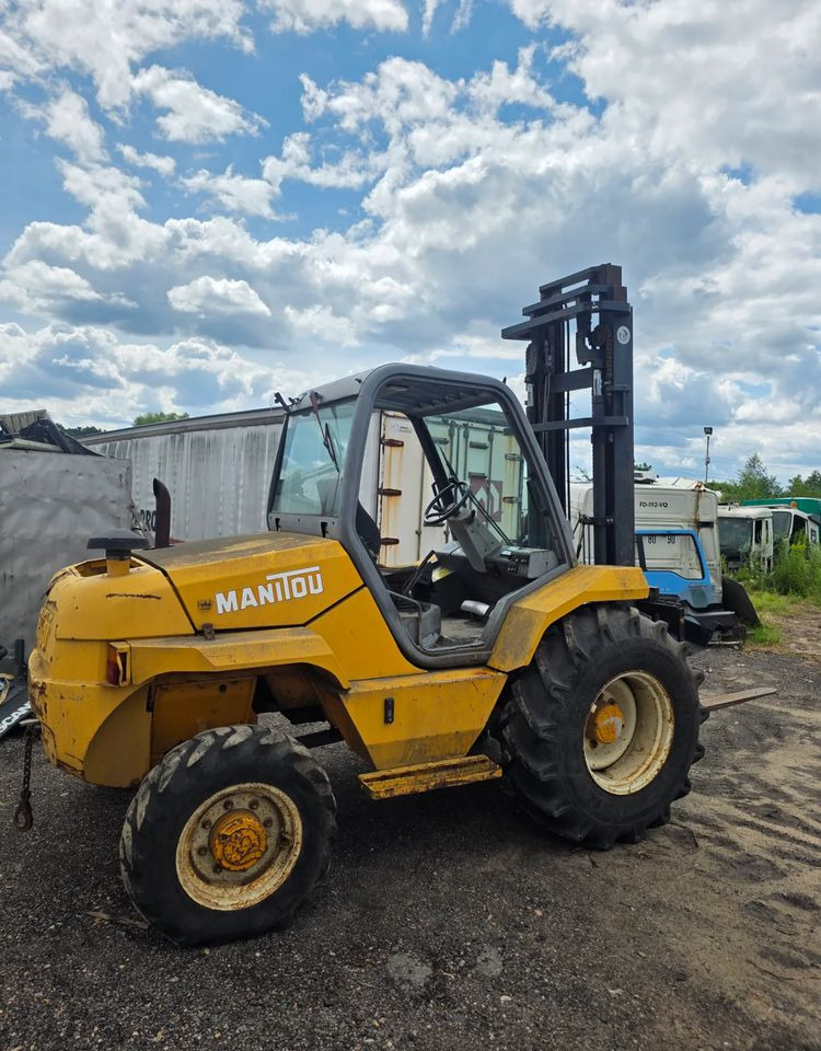 Manitou M26.4 Terenowy 4x4 5,5m - Stivuitor de teren dificil: Foto 5 Manitou M26.4 Terenowy 4x4 5,5m - Stivuitor de teren dificil: Foto 5