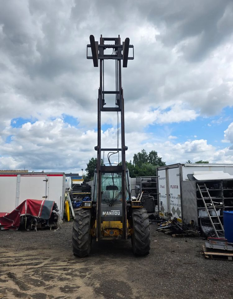 Manitou M26.4 Terenowy 4x4 5,5m - Stivuitor de teren dificil: Foto 1 Manitou M26.4 Terenowy 4x4 5,5m - Stivuitor de teren dificil: Foto 1