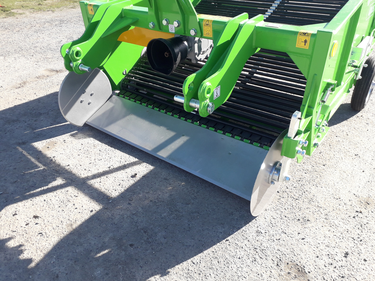 BOMET Arracheuse à Pommes de Terre 2 rangs UPUS - Combină de recoltat cartofi: Foto 2 BOMET Arracheuse à Pommes de Terre 2 rangs UPUS - Combină de recoltat cartofi: Foto 2