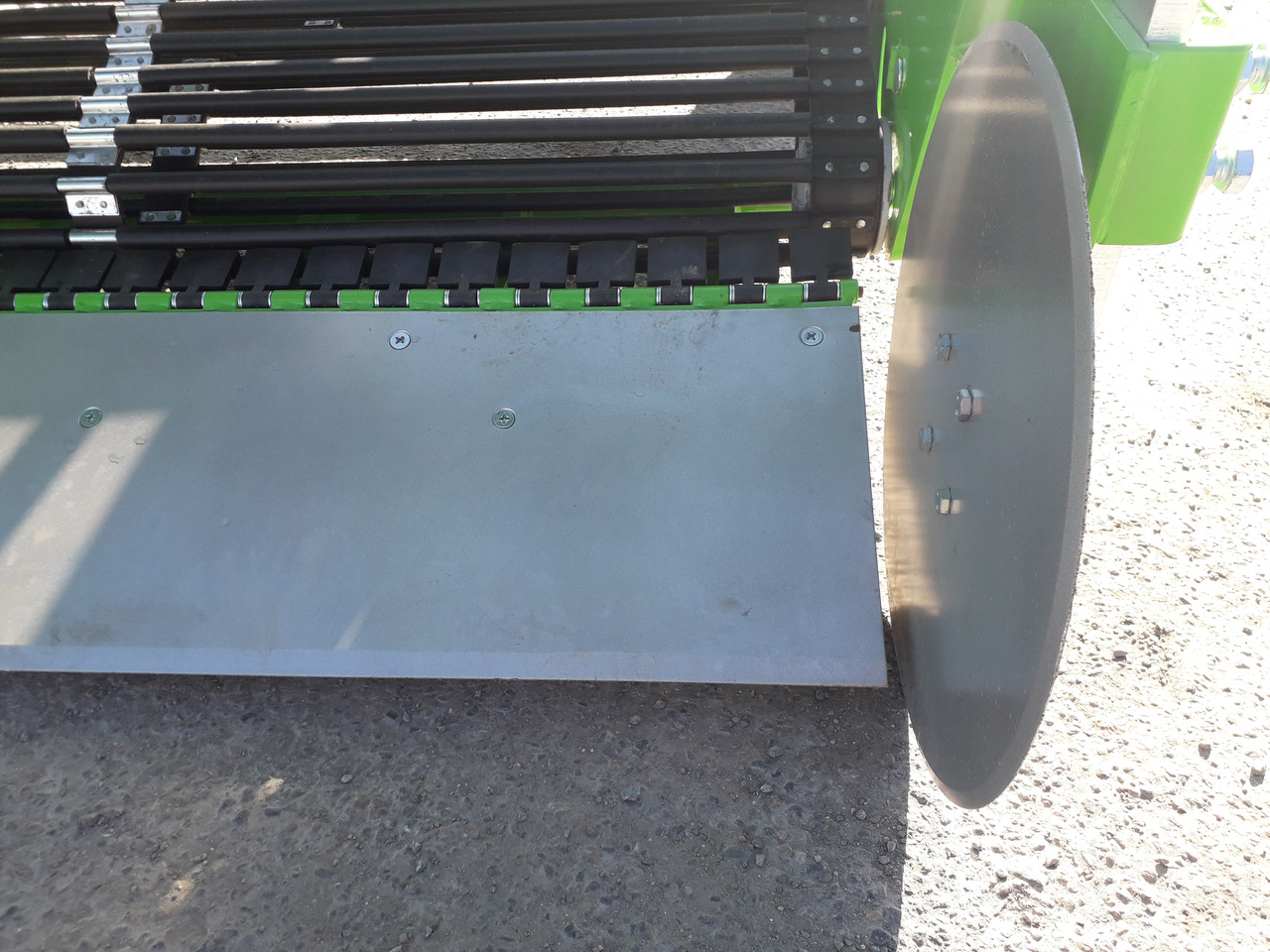 BOMET Arracheuse à Pommes de Terre 2 rangs UPUS - Combină de recoltat cartofi: Foto 3 BOMET Arracheuse à Pommes de Terre 2 rangs UPUS - Combină de recoltat cartofi: Foto 3