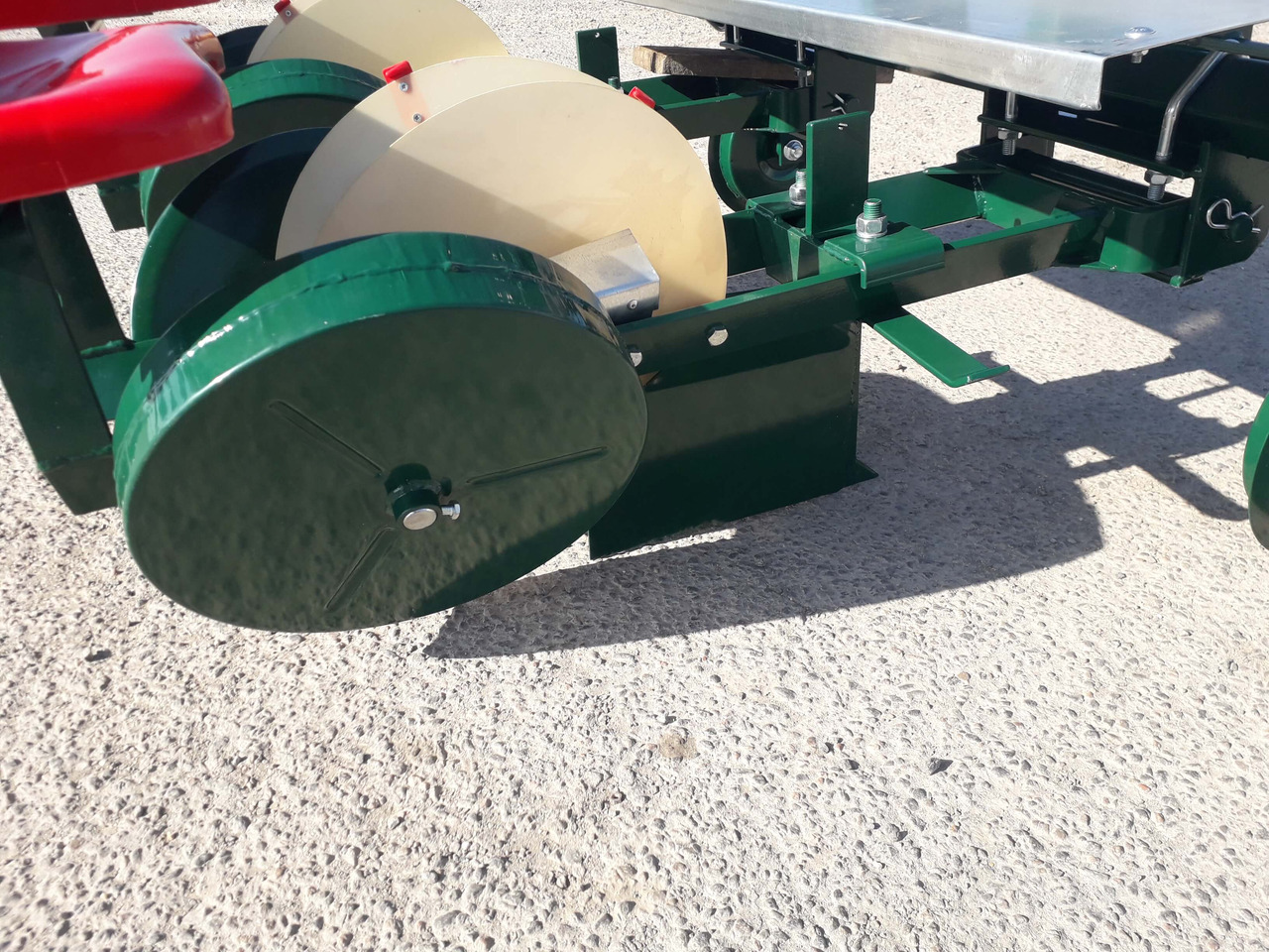 GARMACH Transplanteur à Mini-Mottes 2 rangs - Maşină de plantat cartofi: Foto 5 GARMACH Transplanteur à Mini-Mottes 2 rangs - Maşină de plantat cartofi: Foto 5