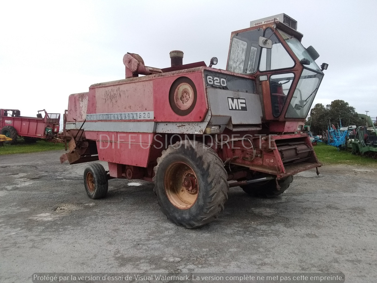 MASSEY FERGUSON MOISSONNEUSE BATTEUSE 620 - Combină de recoltat cereale: Foto 2 MASSEY FERGUSON MOISSONNEUSE BATTEUSE 620 - Combină de recoltat cereale: Foto 2
