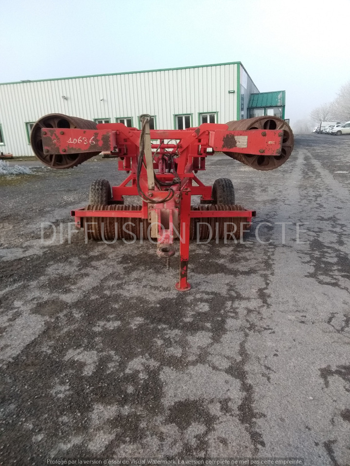 QUIVOGNE ROULEAU CAMBRIDGE R 630 - Compactor agricola: Foto 4 QUIVOGNE ROULEAU CAMBRIDGE R 630 - Compactor agricola: Foto 4