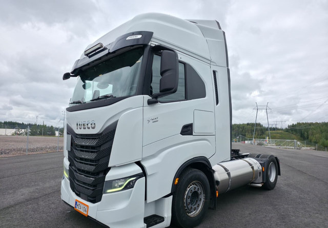 IvecoS-Way 460 4x2 LNG / LBG - Cap tractor: Foto 1 IvecoS-Way 460 4x2 LNG / LBG - Cap tractor: Foto 1