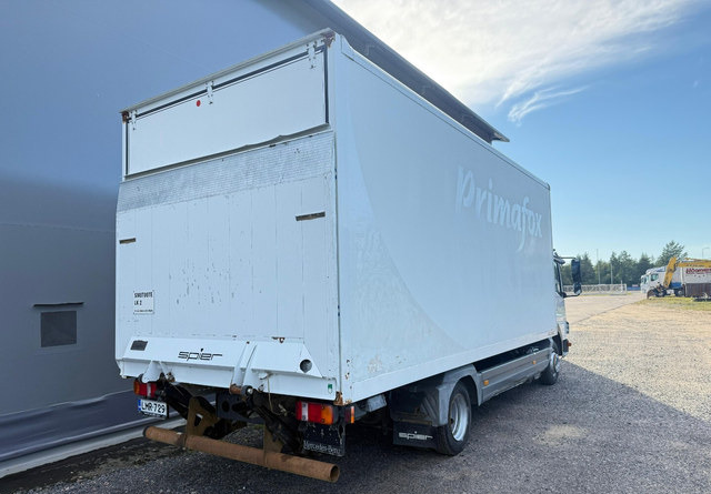 Mercedes-BenzAtego kaappi + perälauta - Camion furgon: Foto 5 Mercedes-BenzAtego kaappi + perälauta - Camion furgon: Foto 5