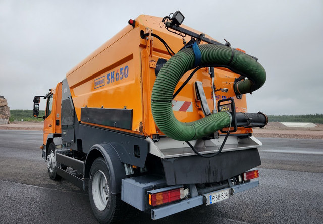 SchmidtSK650 Atego 85kmh/h - Măturătoare stradală: Foto 3 SchmidtSK650 Atego 85kmh/h - Măturătoare stradală: Foto 3