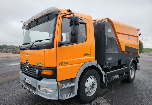 SchmidtSK650 Atego 85kmh/h - Măturătoare stradală: Foto 1 SchmidtSK650 Atego 85kmh/h - Măturătoare stradală: Foto 1