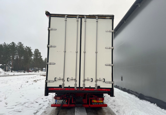 VolvoFH13 500 6x2 - Camion furgon: Foto 4 VolvoFH13 500 6x2 - Camion furgon: Foto 4