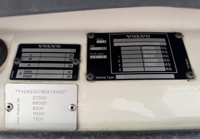 VolvoFH13 500 6x2 în leasing VolvoFH13 500 6x2: Foto 14 VolvoFH13 500 6x2 în leasing VolvoFH13 500 6x2: Foto 14