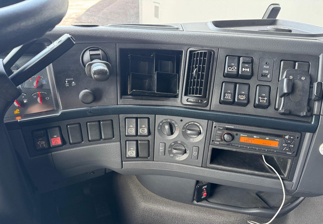 VolvoFH13 500 6x2 în leasing VolvoFH13 500 6x2: Foto 10 VolvoFH13 500 6x2 în leasing VolvoFH13 500 6x2: Foto 10