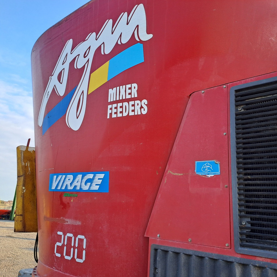 CARRO MISCELATORE SEMOVENTE AGM MIRAGE 200 - Remorcă distribuit furaje: Foto 4 CARRO MISCELATORE SEMOVENTE AGM MIRAGE 200 - Remorcă distribuit furaje: Foto 4