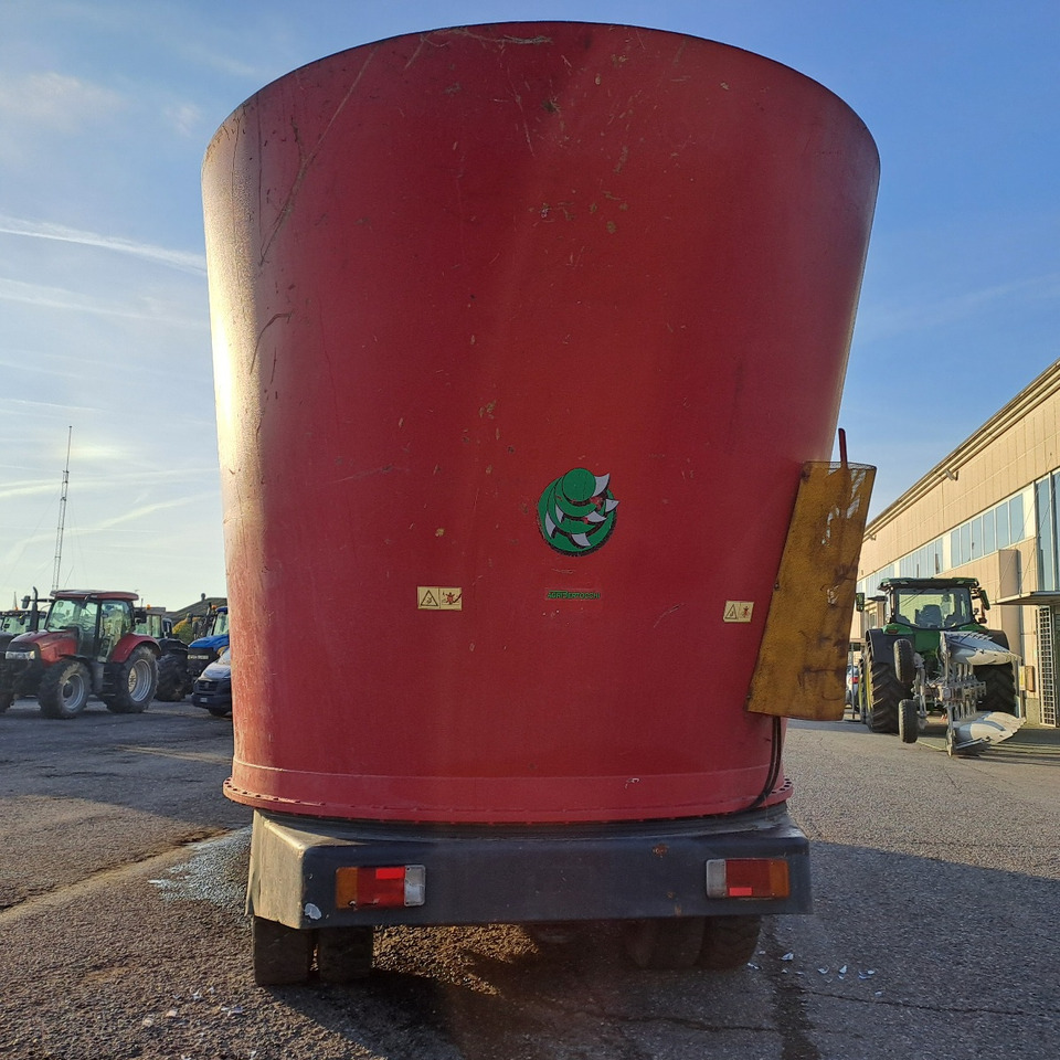 CARRO MISCELATORE SEMOVENTE AGM MIRAGE 200 - Remorcă distribuit furaje: Foto 5 CARRO MISCELATORE SEMOVENTE AGM MIRAGE 200 - Remorcă distribuit furaje: Foto 5