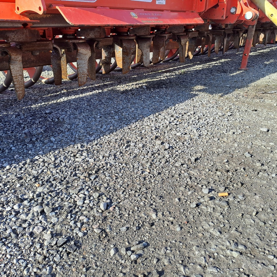 ERPICE ROTANTE PIEGHEVOLE MASCHIO AQUILA RAP 7000 - Freză de pământ: Foto 3 ERPICE ROTANTE PIEGHEVOLE MASCHIO AQUILA RAP 7000 - Freză de pământ: Foto 3