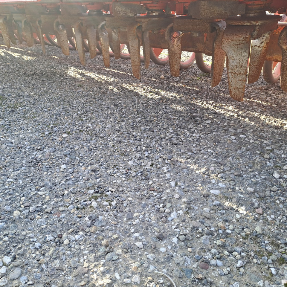 ERPICE ROTANTE PIEGHEVOLE MASCHIO AQUILA RAP 7000 - Freză de pământ: Foto 4 ERPICE ROTANTE PIEGHEVOLE MASCHIO AQUILA RAP 7000 - Freză de pământ: Foto 4