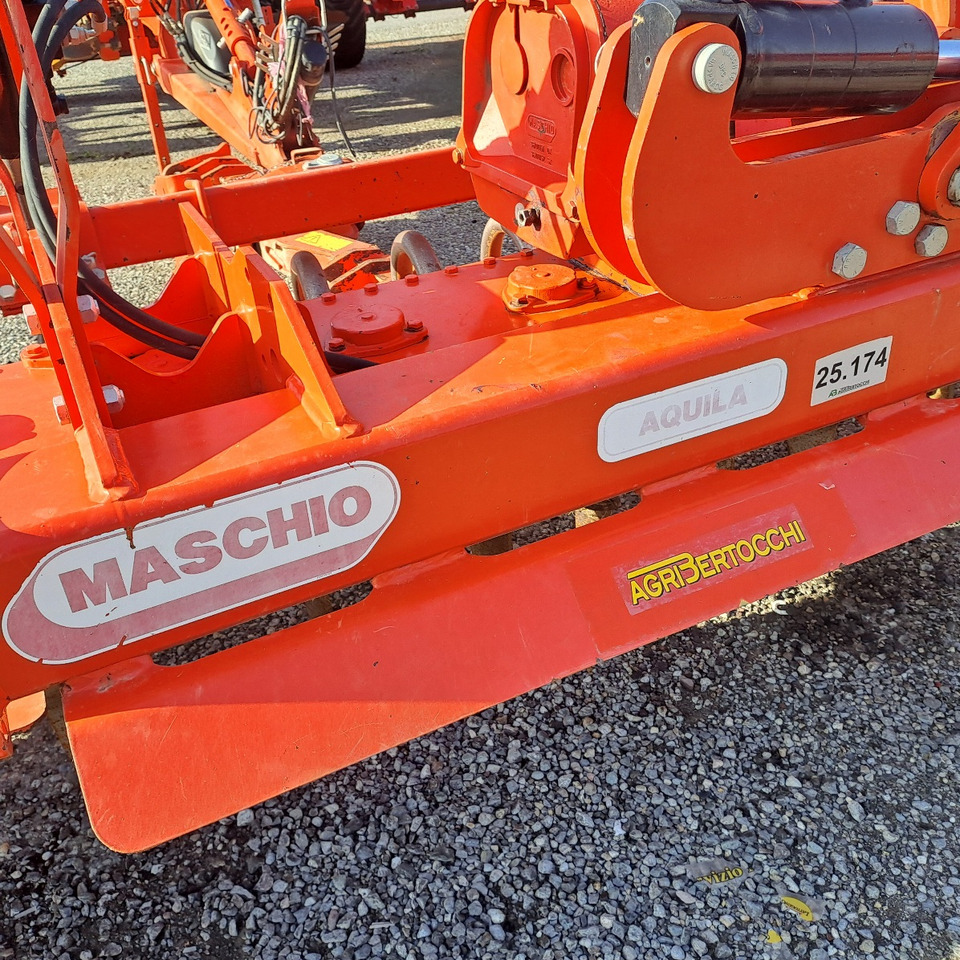 ERPICE ROTANTE PIEGHEVOLE MASCHIO AQUILA RAP 7000 - Freză de pământ: Foto 5 ERPICE ROTANTE PIEGHEVOLE MASCHIO AQUILA RAP 7000 - Freză de pământ: Foto 5