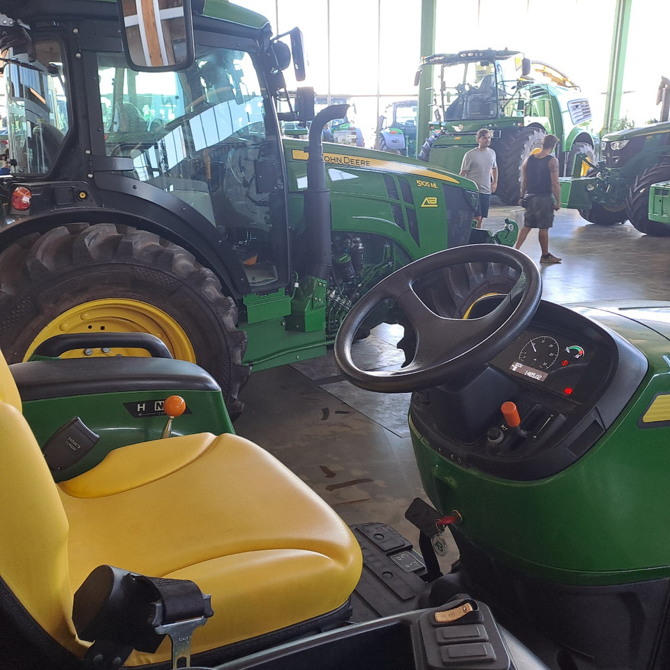 JOHN DEERE 3038E COMPATTO - Tractor agricol: Foto 4 JOHN DEERE 3038E COMPATTO - Tractor agricol: Foto 4