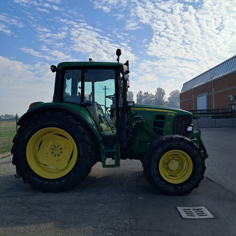 Tractor agricol JOHN DEERE 6230: Foto 6 Tractor agricol JOHN DEERE 6230: Foto 6