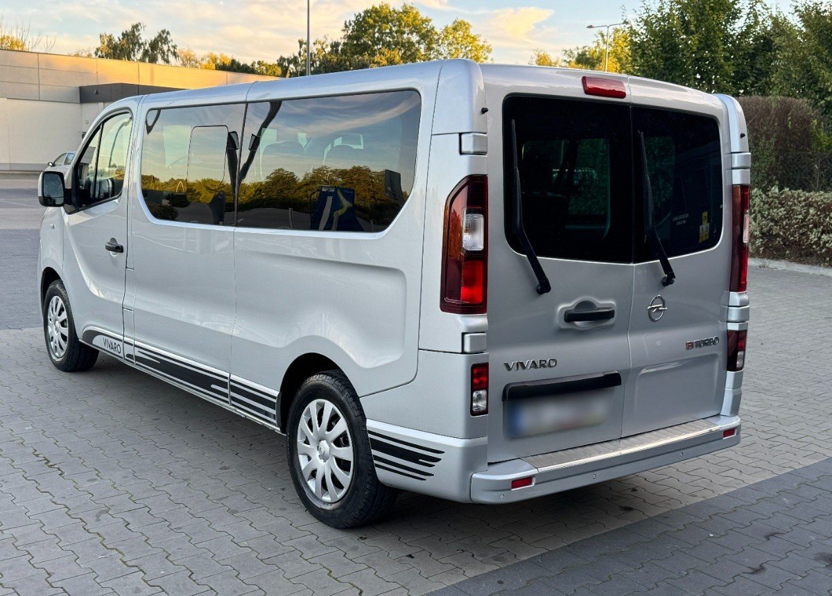 Opel Vivaro 1.6 DCI 145KM 9 osobowy Nawiewy góra dół DOINWESTOWANY Super stan - Mașină break: Foto 3 Opel Vivaro 1.6 DCI 145KM 9 osobowy Nawiewy góra dół DOINWESTOWANY Super stan - Mașină break: Foto 3