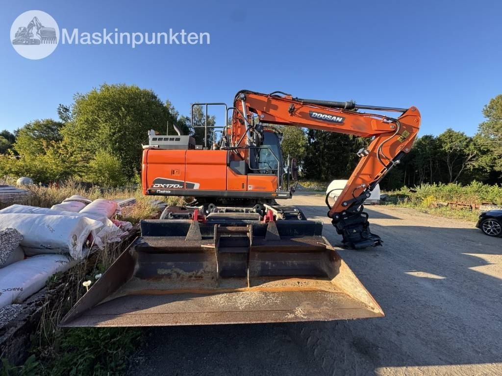 Doosan DX 170 W-5 + Tippvagn + Redskap - Excavator pe roţi: Foto 4 Doosan DX 170 W-5 + Tippvagn + Redskap - Excavator pe roţi: Foto 4