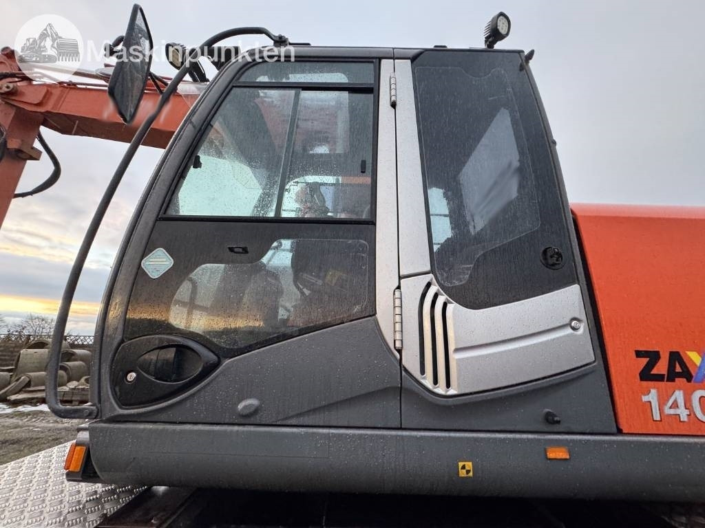 Excavator pe roţi Hitachi ZX 140 W-3 Med vagn och redskap!: Foto 25 Excavator pe roţi Hitachi ZX 140 W-3 Med vagn och redskap!: Foto 25