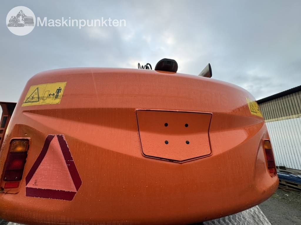 Excavator pe roţi Hitachi ZX 140 W-3 Med vagn och redskap!: Foto 29 Excavator pe roţi Hitachi ZX 140 W-3 Med vagn och redskap!: Foto 29