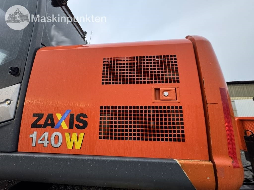 Excavator pe roţi Hitachi ZX 140 W-3 Med vagn och redskap!: Foto 26 Excavator pe roţi Hitachi ZX 140 W-3 Med vagn och redskap!: Foto 26