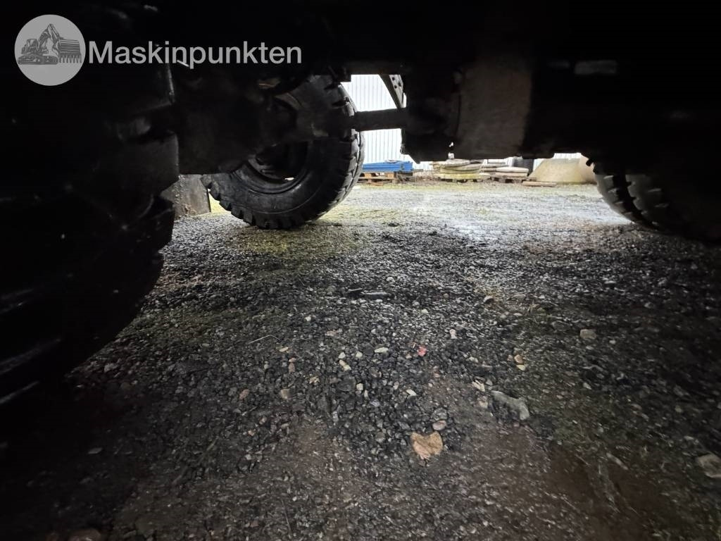 Excavator pe roţi Hitachi ZX 140 W-3 Med vagn och redskap!: Foto 7 Excavator pe roţi Hitachi ZX 140 W-3 Med vagn och redskap!: Foto 7