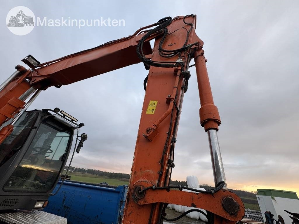Excavator pe roţi Hitachi ZX 140 W-3 Med vagn och redskap!: Foto 39 Excavator pe roţi Hitachi ZX 140 W-3 Med vagn och redskap!: Foto 39