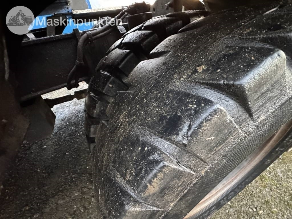 Excavator pe roţi Hitachi ZX 140 W-3 Med vagn och redskap!: Foto 20 Excavator pe roţi Hitachi ZX 140 W-3 Med vagn och redskap!: Foto 20