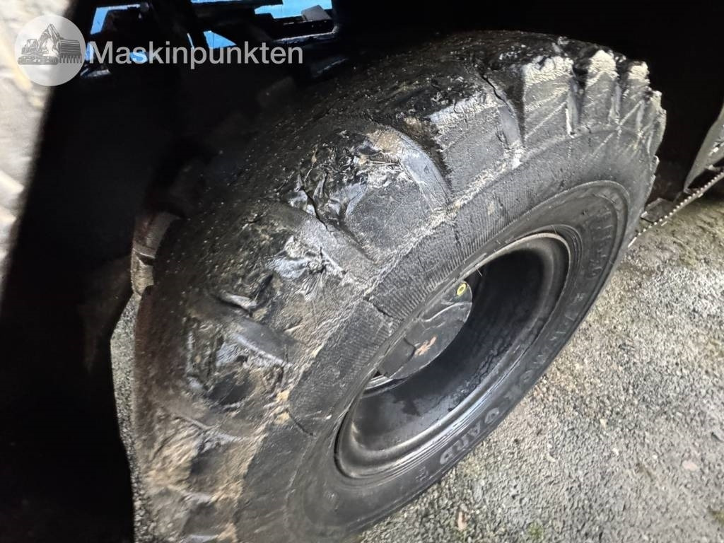 Excavator pe roţi Hitachi ZX 140 W-3 Med vagn och redskap!: Foto 16 Excavator pe roţi Hitachi ZX 140 W-3 Med vagn och redskap!: Foto 16