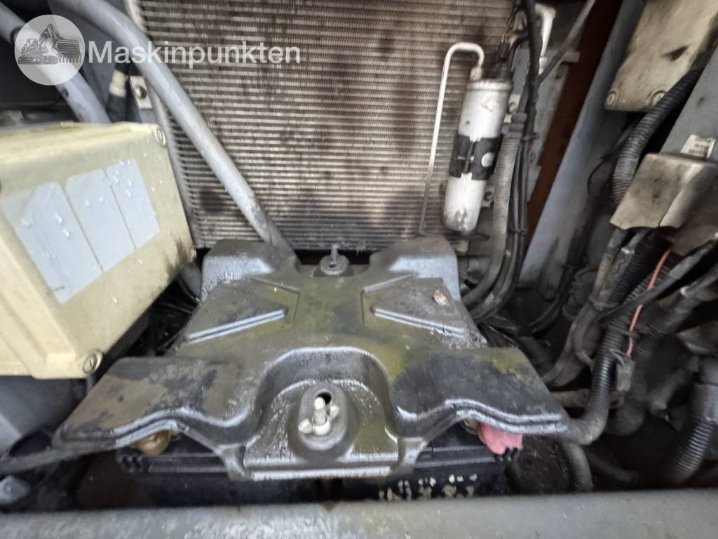 Excavator pe roţi Hitachi ZX 140 W-3 Med vagn och redskap!: Foto 28 Excavator pe roţi Hitachi ZX 140 W-3 Med vagn och redskap!: Foto 28