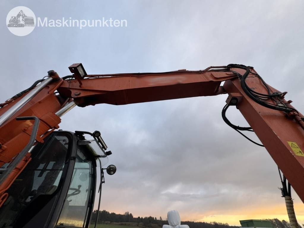 Excavator pe roţi Hitachi ZX 140 W-3 Med vagn och redskap!: Foto 38 Excavator pe roţi Hitachi ZX 140 W-3 Med vagn och redskap!: Foto 38