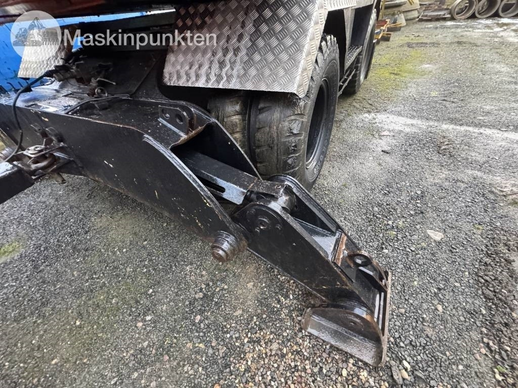 Excavator pe roţi Hitachi ZX 140 W-3 Med vagn och redskap!: Foto 15 Excavator pe roţi Hitachi ZX 140 W-3 Med vagn och redskap!: Foto 15