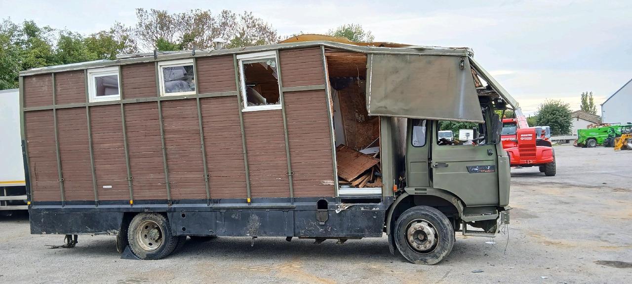 RENAULT M180 PORTEUR BETAILLERE - Camion transport cai: Foto 3 RENAULT M180 PORTEUR BETAILLERE - Camion transport cai: Foto 3