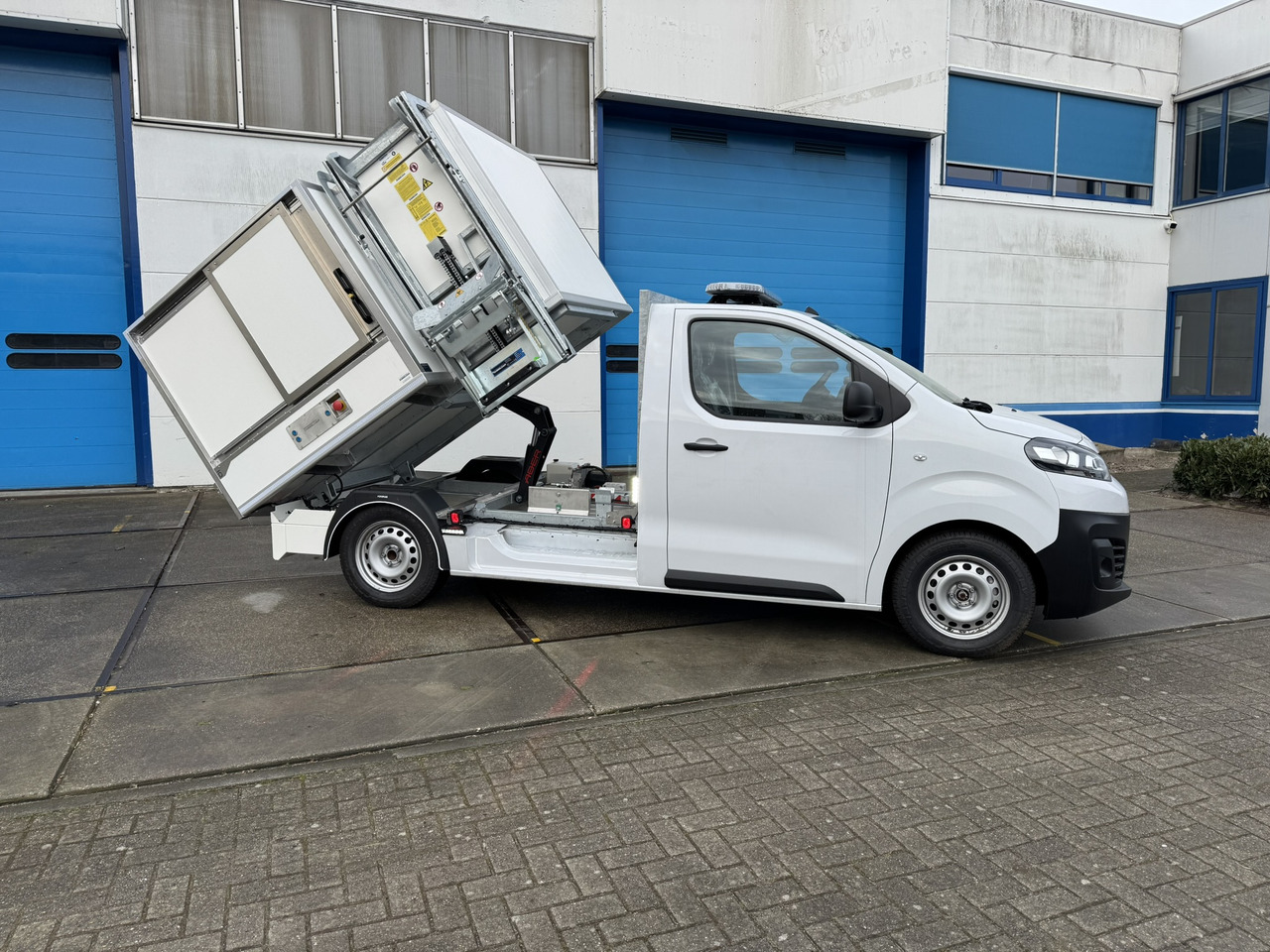 Citroen E-Jumpy veegvuil zijbelader seitenlader mullfahrzeug - Autoutilitară basculantă, Autoutilitară electrică: Foto 1 Citroen E-Jumpy veegvuil zijbelader seitenlader mullfahrzeug - Autoutilitară basculantă, Autoutilitară electrică: Foto 1